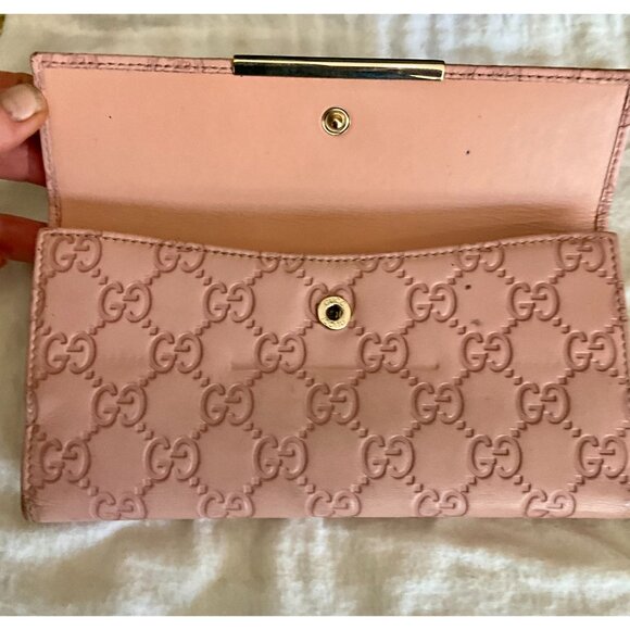 Gucci Pink Leather Wallet With Signature GG Pattern & Multiple Card Slots - Picture 6 of 9
